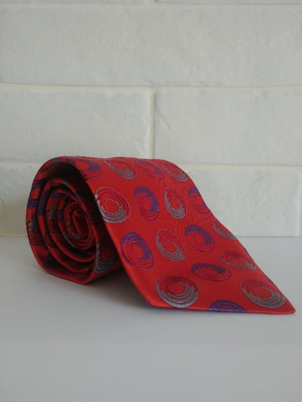 Christian Lacroix 100% silk made in Italy red tie geometric pattern